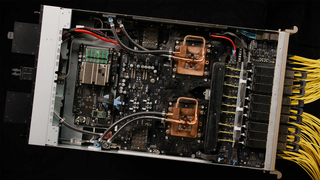 NVIDIA 光电一体化封装网络交换机