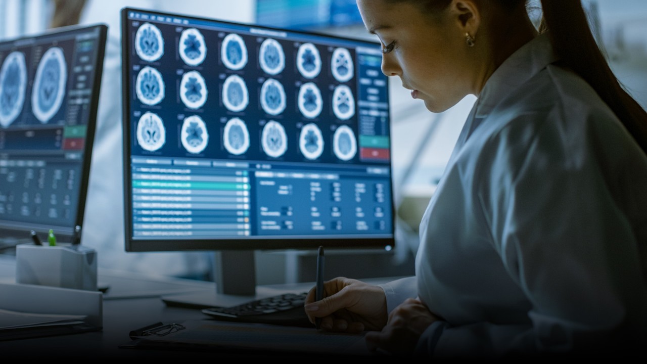 适用于生命科学的实验室闭环 AI